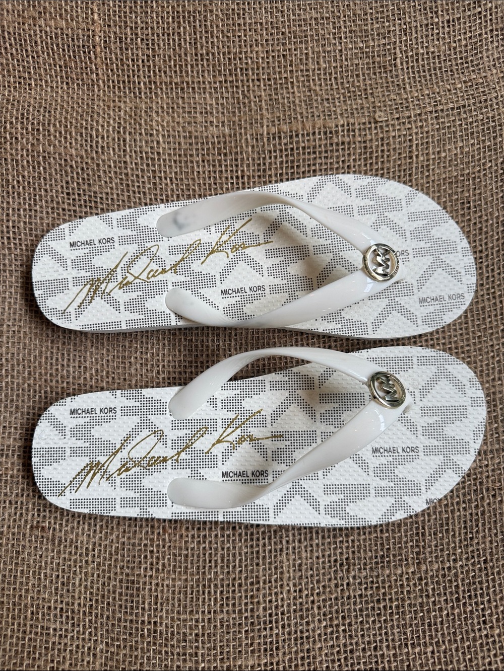 Michael Kors Women’s White Logo Flip Flop Sandals brand new size 8